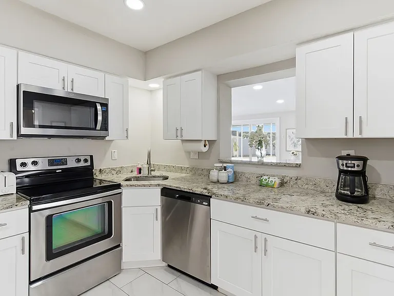 305 N Conrad Ave — Photo 11