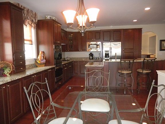 3rd image of 2839 Melrose Ln