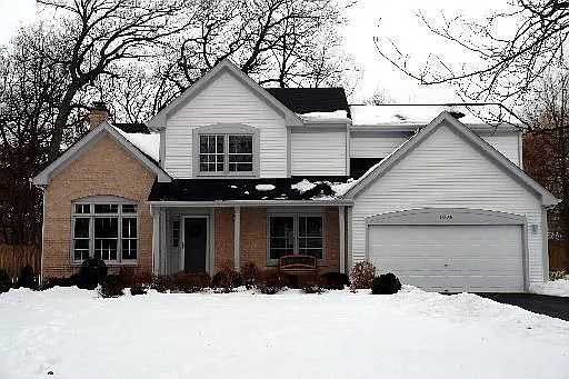 1006 Surrey Ct photo 1