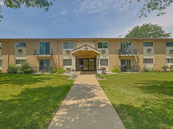 9562 Park Ln APT 1D, Des Plaines, IL 60016