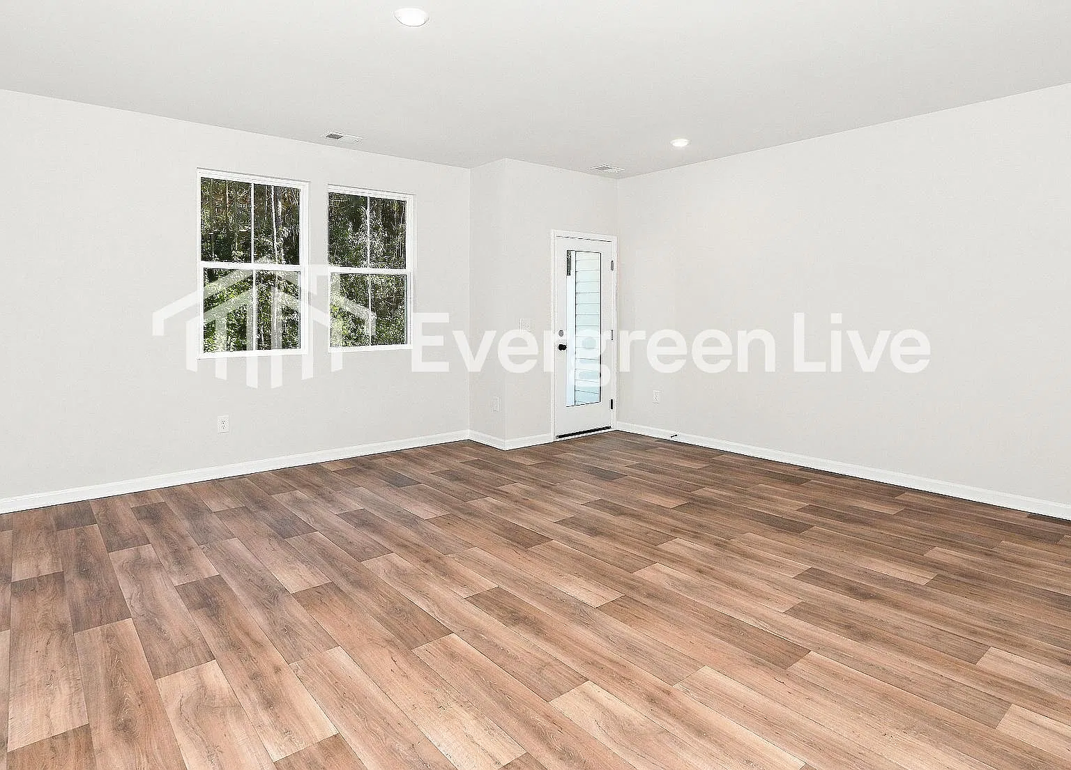 3 bed, 2.5 bath, 1897 sqft, $1,850 — Photo 2