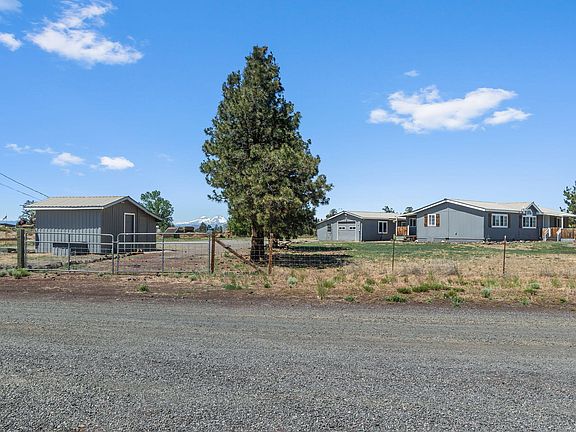4th image of 3381 NE 25th St