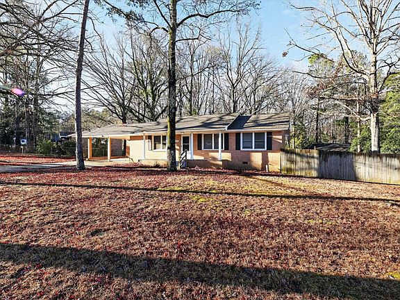 2nd image of 70 Lansing Cir