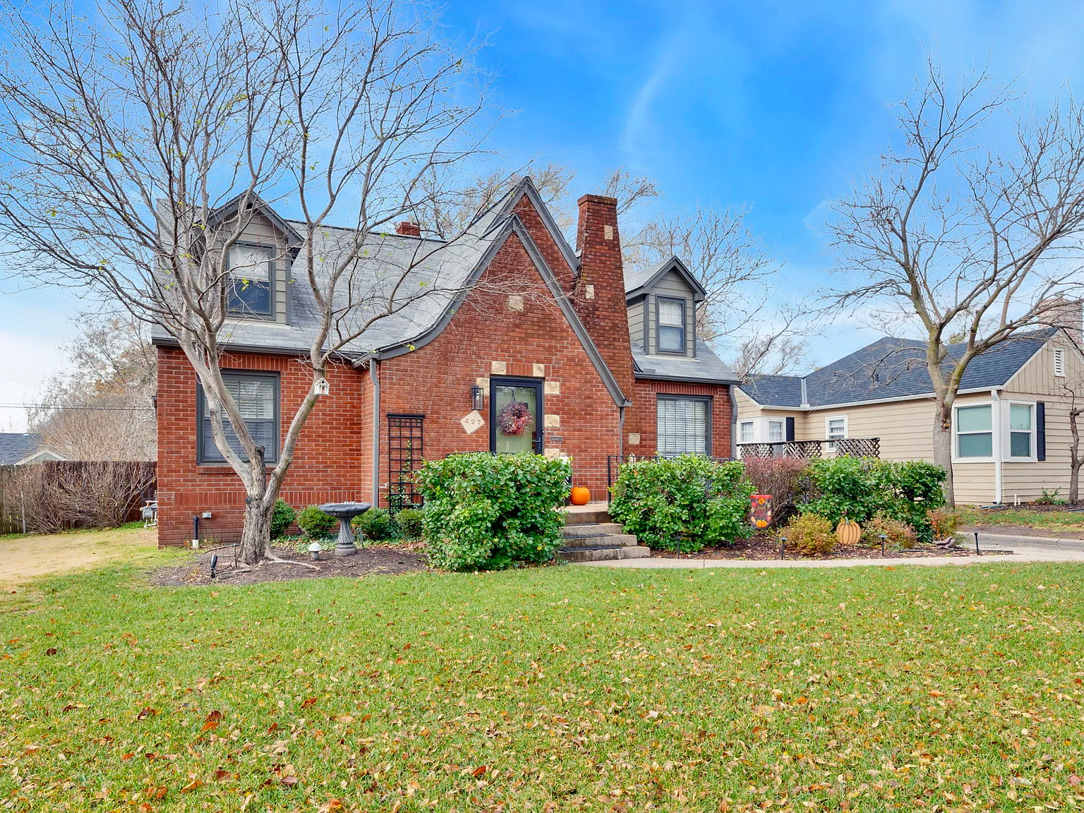 427 N Battin Ave — Photo 3