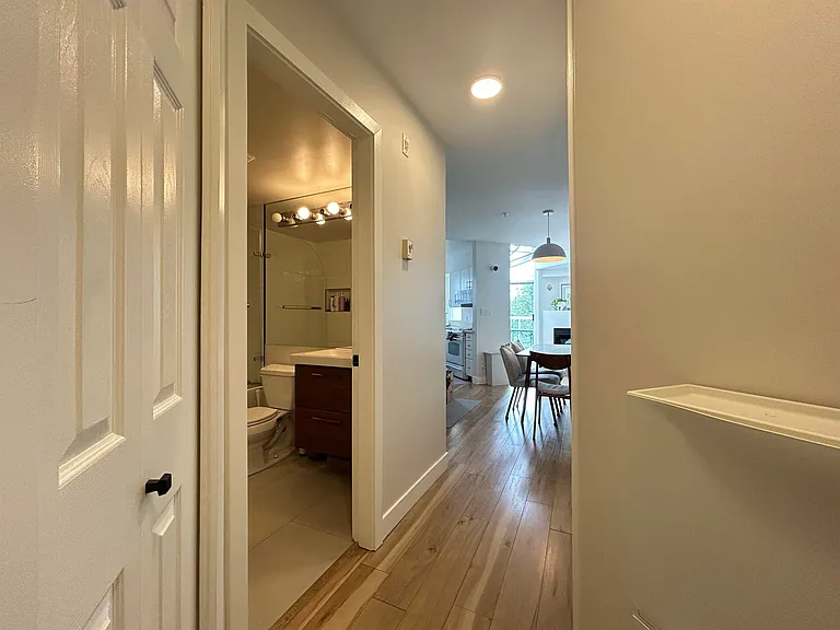 908 W 7th Ave #406 — Photo 14