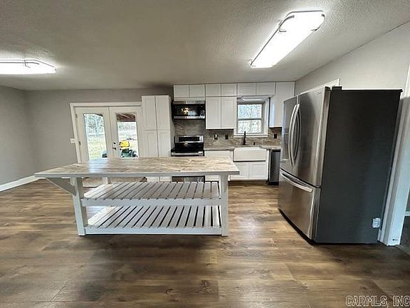 4th image of 95 Welch Ln