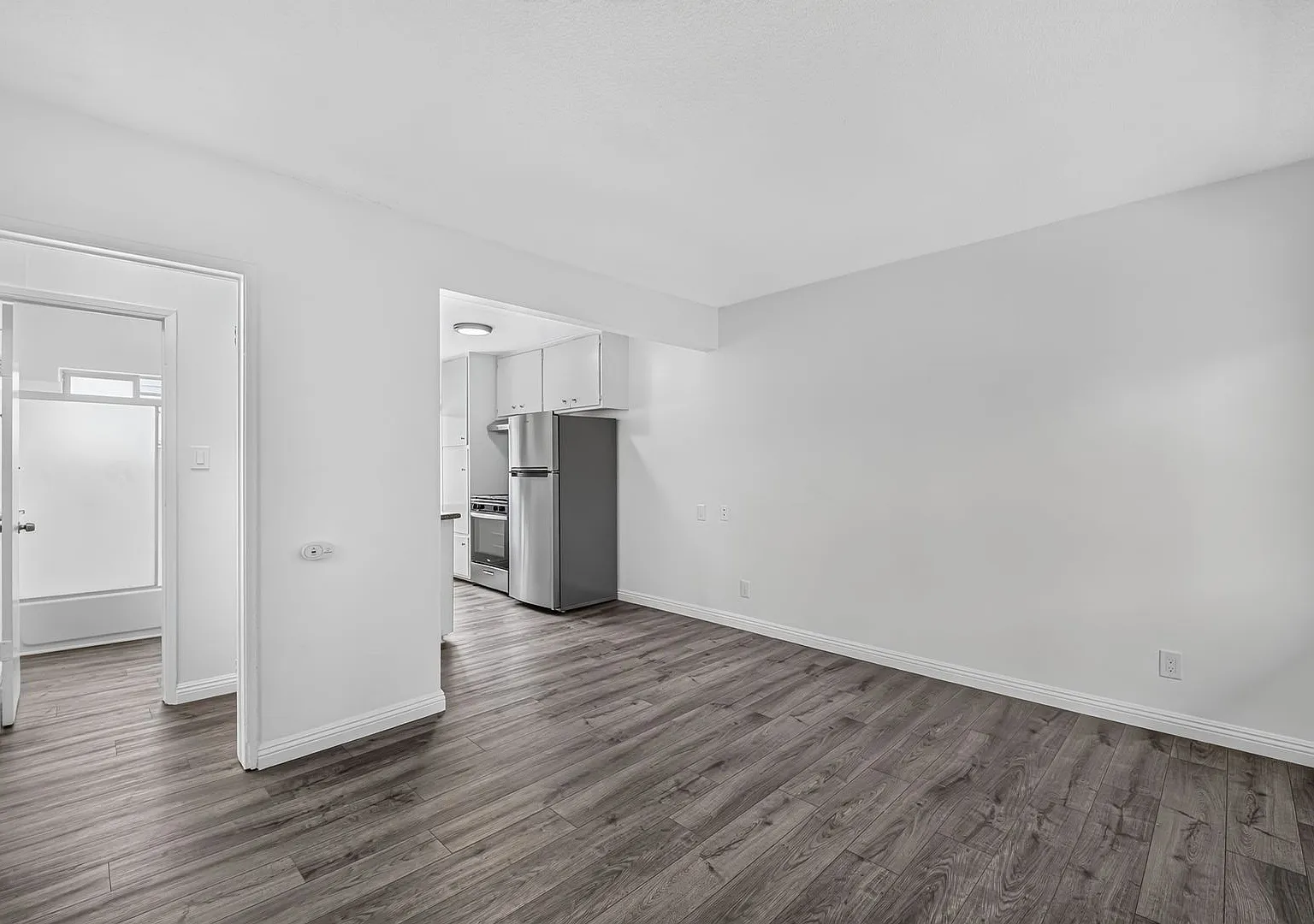 477 E South Street — Photo 2