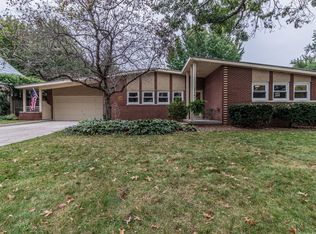 2114 Boudreau Dr, Urbana, IL