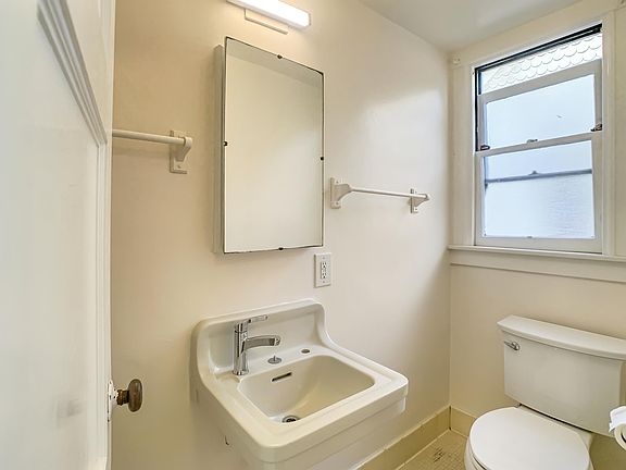 5th image of 2421-2427 Durant Ave #11003504