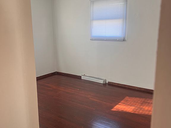 2nd image of 3820 Catalpa St