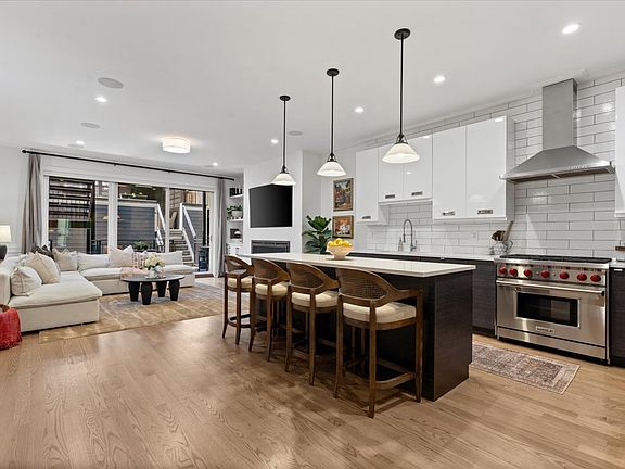 5th image of 2922 N Sheffield Ave #1