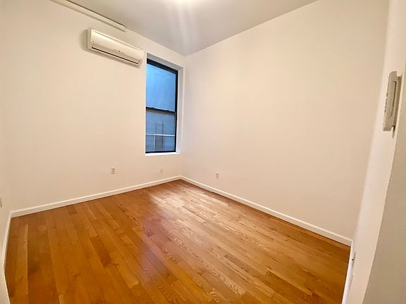 3rd image of 360 W 53rd St #11W
