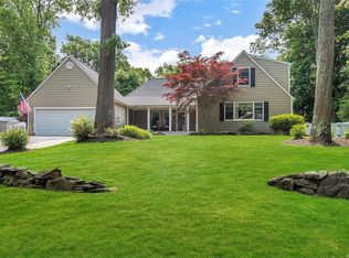 14 Highwoods Ct, Saint James, NY 11780