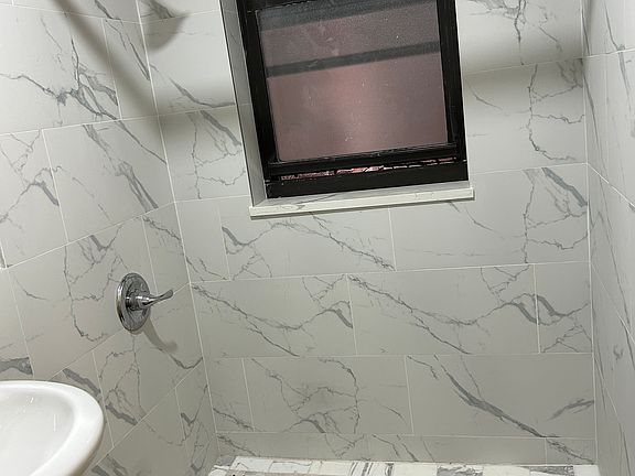 4th image of 27 Henry St APT 14
