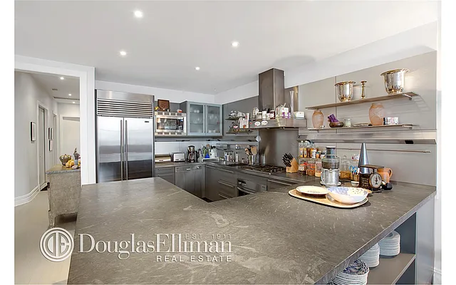 Rented by Douglas Elliman | media 25