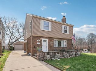 1601 East Menlo BOULEVARD, Shorewood, WI 53211
