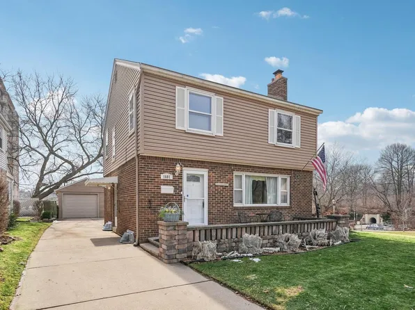 1601 E Menlo BOULEVARD, Shorewood, WI 53211