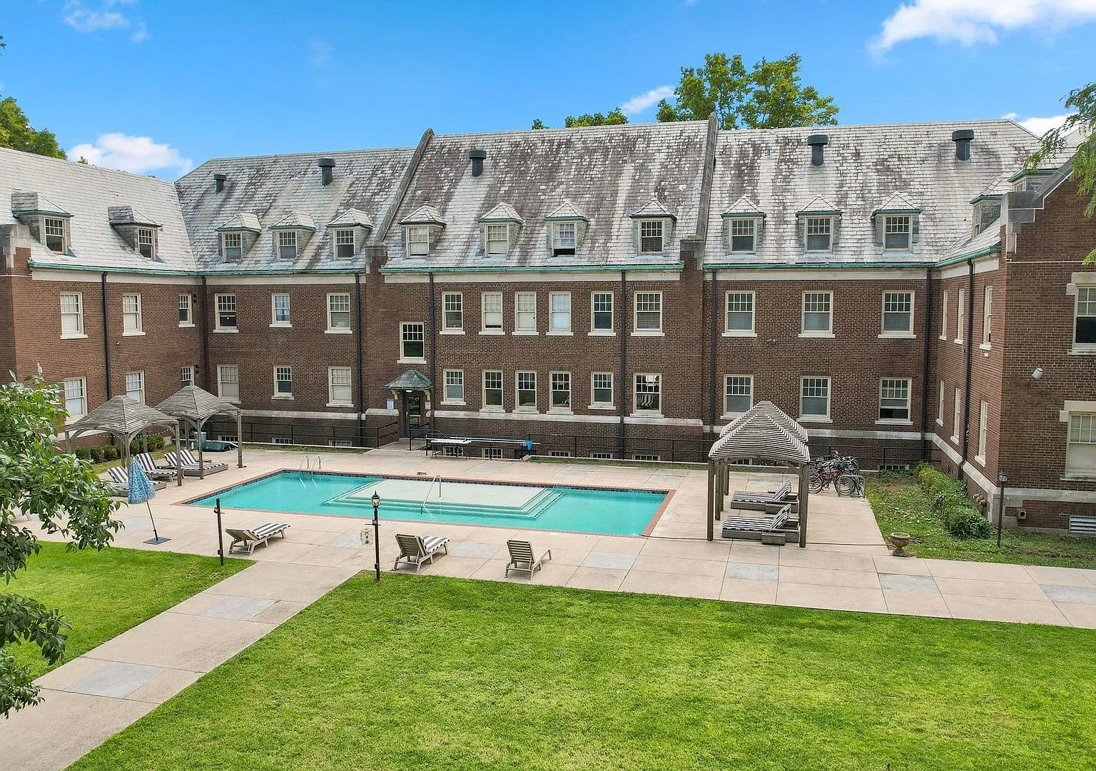 Central State Mansion — Photo 4