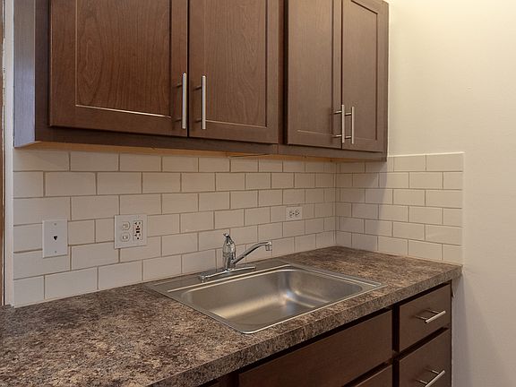 4th image of 4241 N Kenmore Ave #501