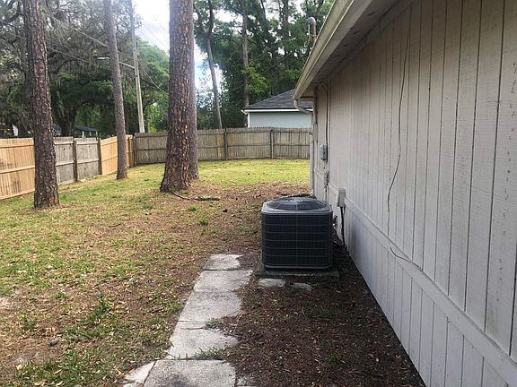 5th image of 12205 Governors Dr W