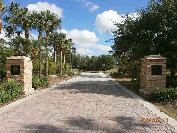 4th image of 12923 SW Pembroke Cir N