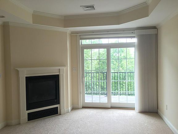 5th image of 350 Greene St Unit 411