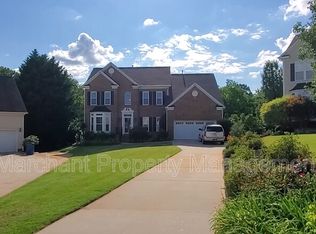 15 Silverthorn Ct, Simpsonville, SC 29681