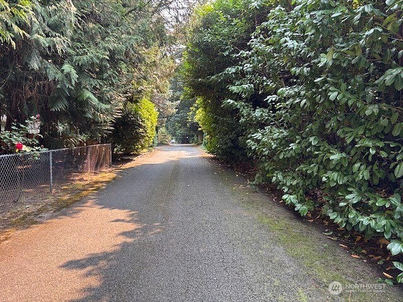 3rd image of 5017 143rd Street E