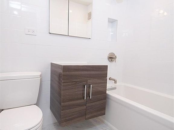 4th image of 175 Willoughby St APT 10K