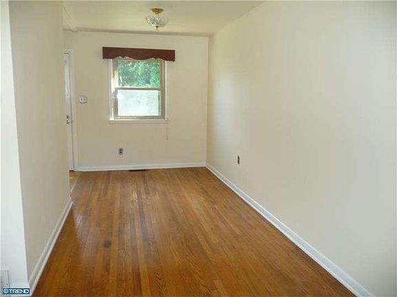 4th image of 2203 Monica Blvd