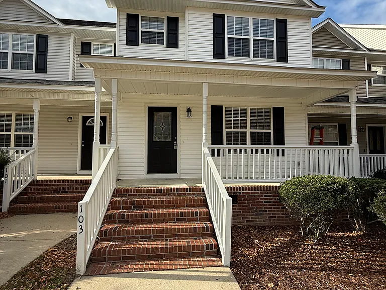 103 Wimbledon Ct — Photo 2