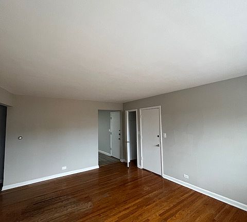 4th image of 5624 N Kimball Ave #A2