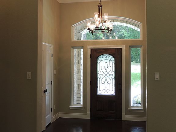 Welcome Home pictures are of a similar home