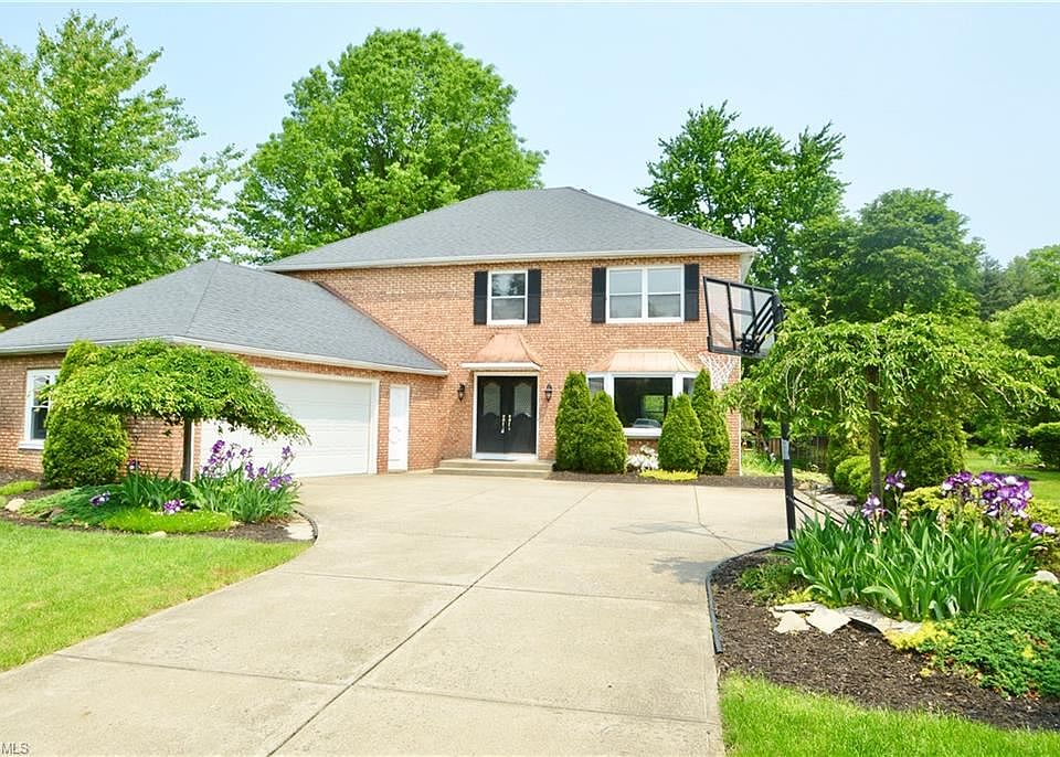 1st image of 27406 Pineview Dr