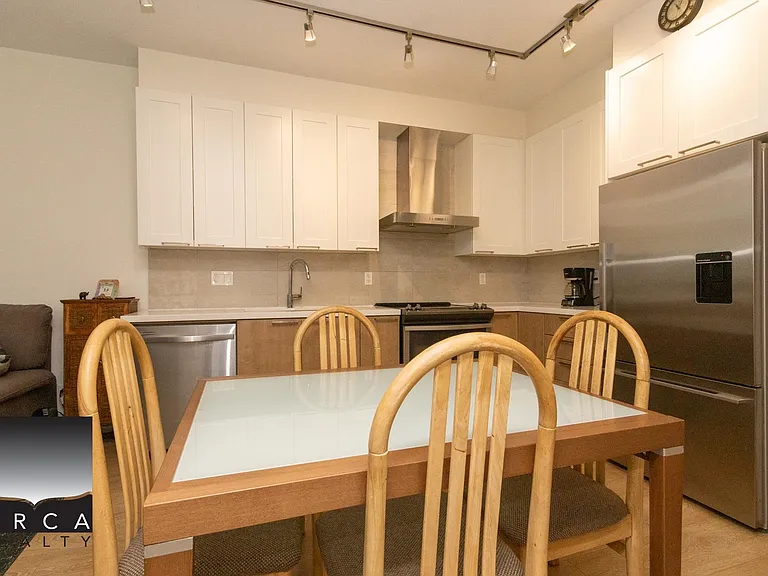 116 Regan Ave #114 — Photo 8