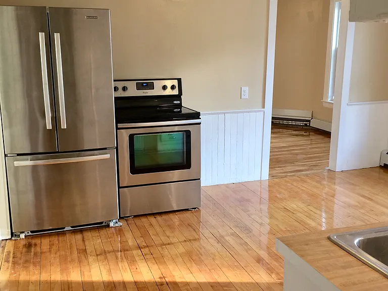 98 Walnut St #2 — Photo 2