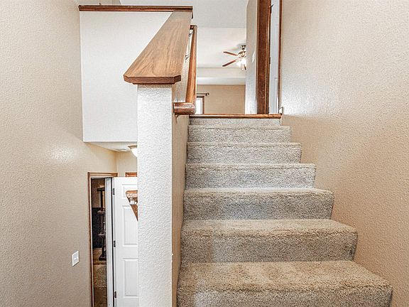 3rd image of 2710 Oakwood Dr