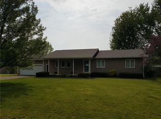 17931 N Oak Ridge Ave, Marshall, IL 62441