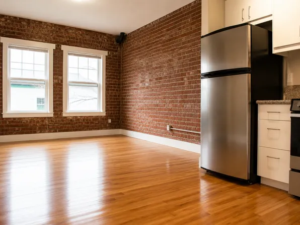 Ludesher, 815 Washington St #D, Vancouver, WA 98660