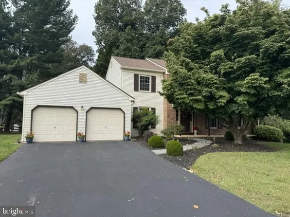 9 Round Tree Cir, Hockessin, DE 19707