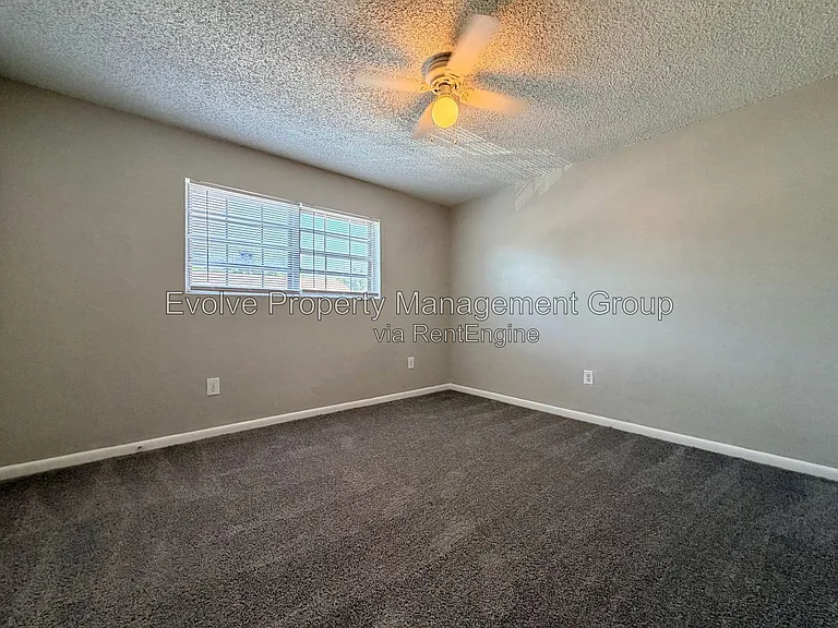 684 Hobbs Dr #O — Photo 10