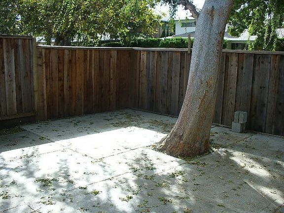 4th image of 4084 Bismarck Dr