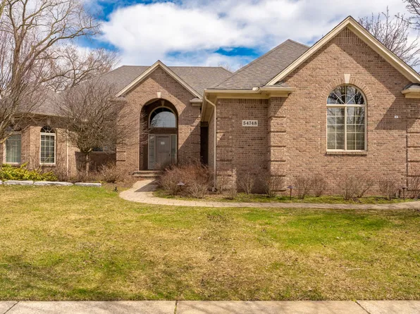 54748 White Spruce Ln, Shelby Township, MI 48315