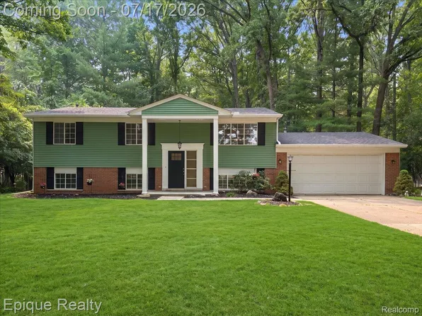 25154 Westmoreland Dr, Farmington Hills, MI 48336