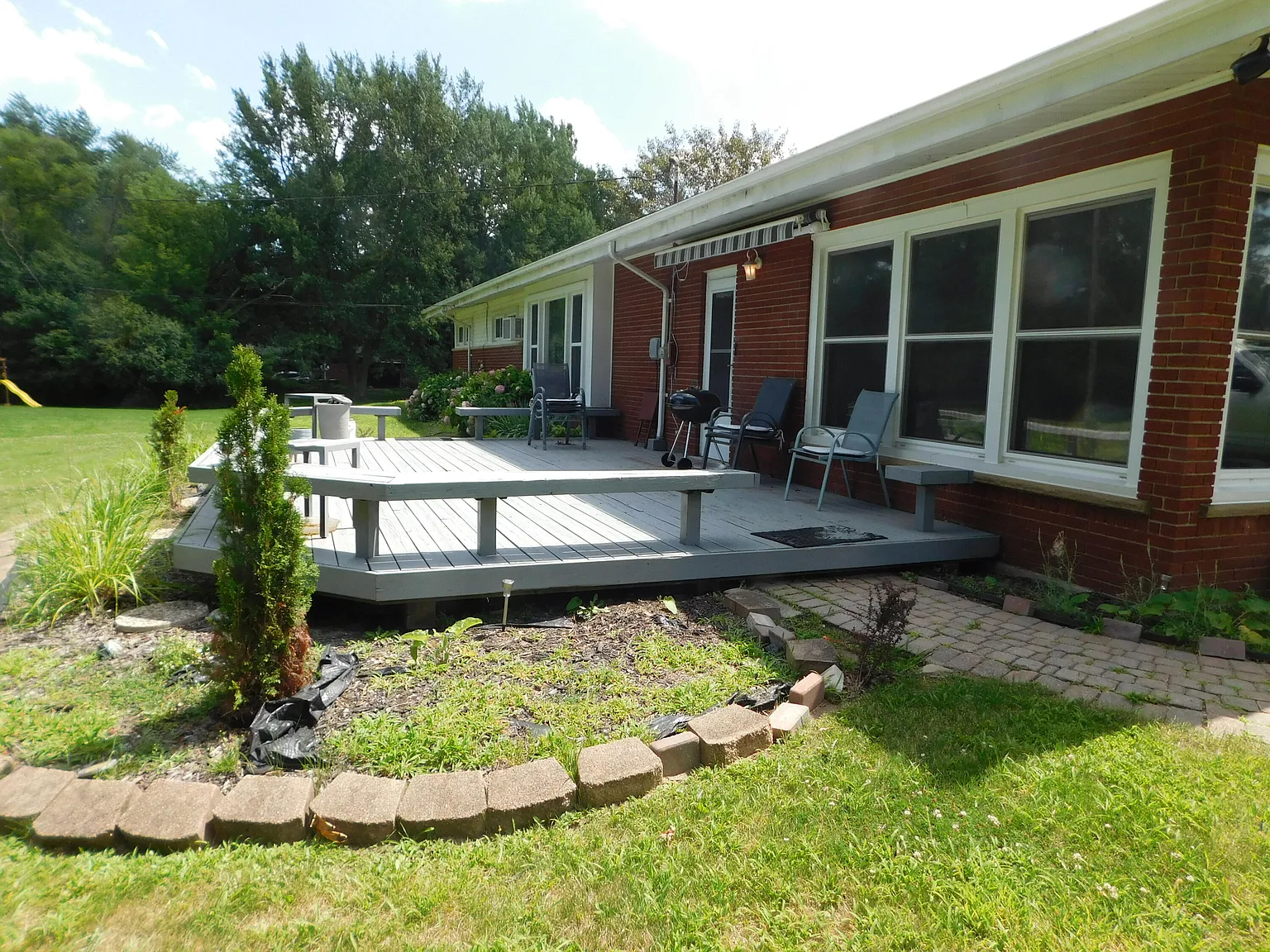 3 bed, 1.5 bath, 1711 sqft, $2,200 — Photo 3