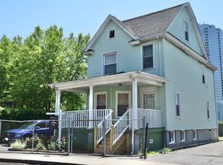 14 Vernon Pl, Stamford, CT 06902