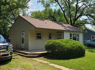 2428 SW Moundview Dr, Topeka, KS 66614