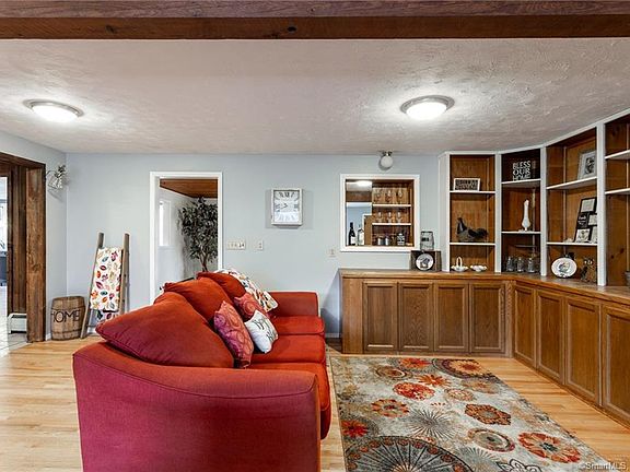 3rd image of 255 Weir St