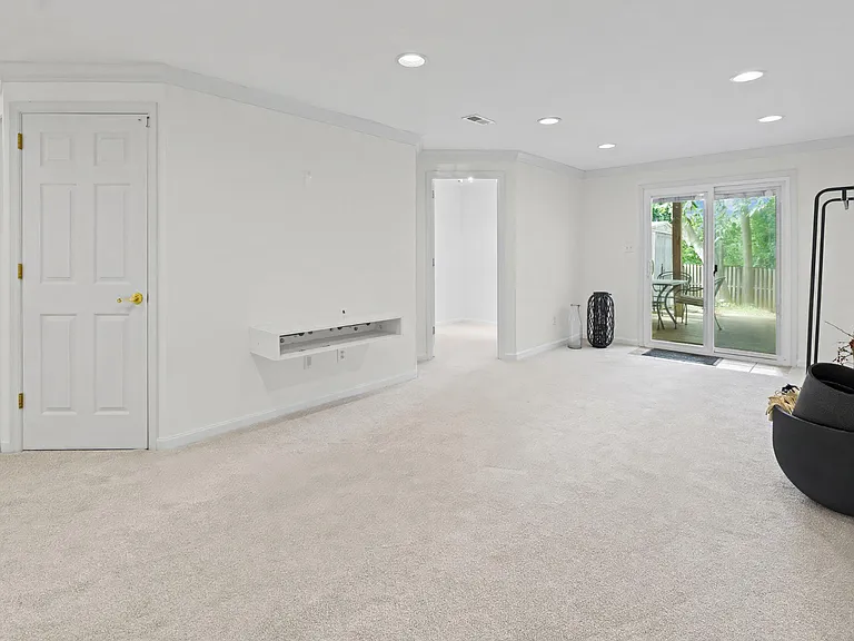 1905 Millington Sq — Photo 14