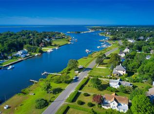 88 Lake Ave, Center Moriches, NY 11934